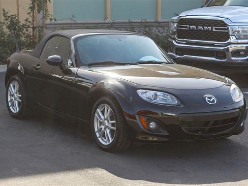 Used 2010 MAZDA MX-5 Miata Sport image 3