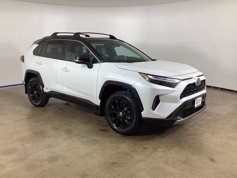 Used 2023 Toyota RAV4 XSE AWD/4WD image 5