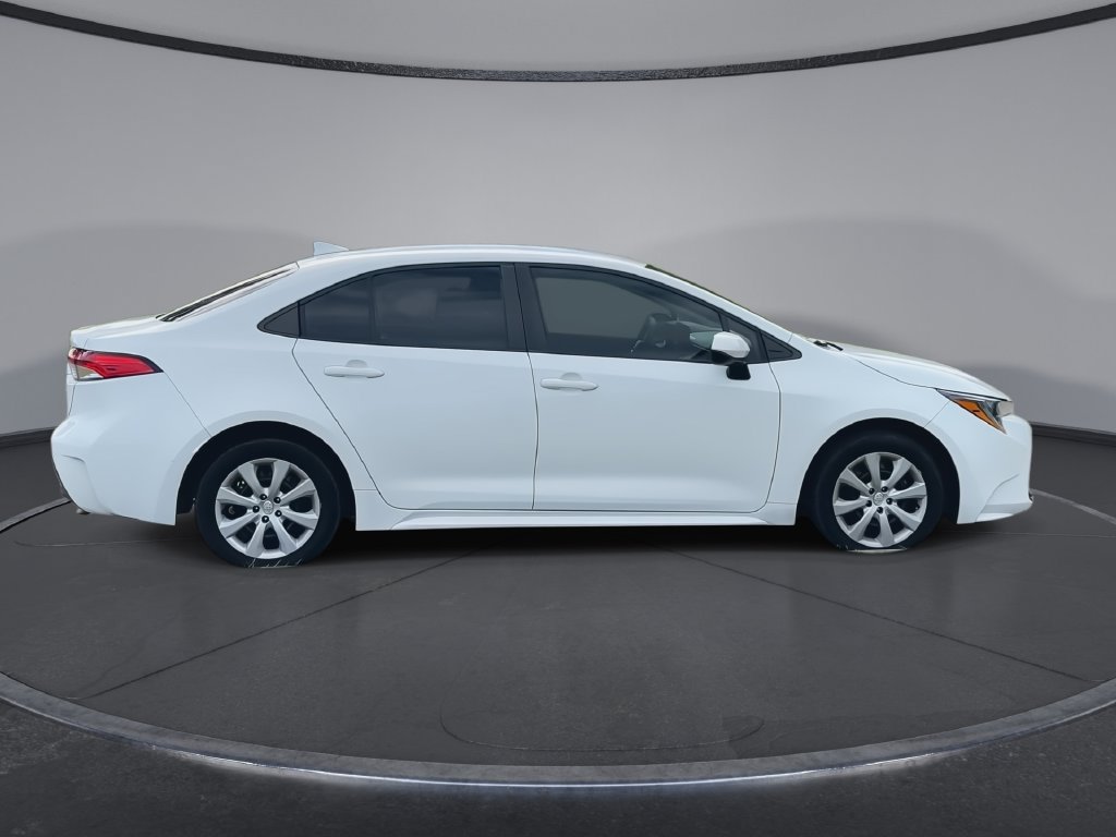 Used 2024 Toyota Corolla LE FWD image 9