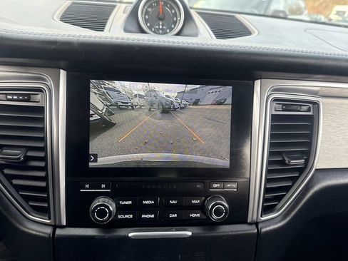 Used 2017 Porsche Macan Turbo image 25