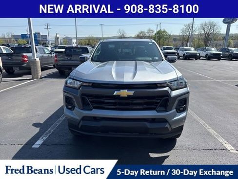 Used 2024 Chevrolet Colorado LT w/ LT Convenience Package II AWD/4WD image 2
