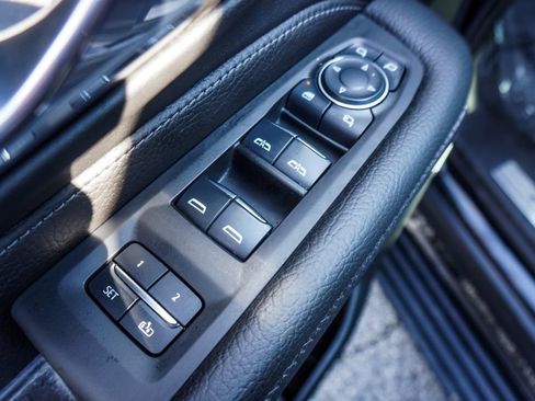 Used 2024 GMC Yukon XL Denali RWD image 18