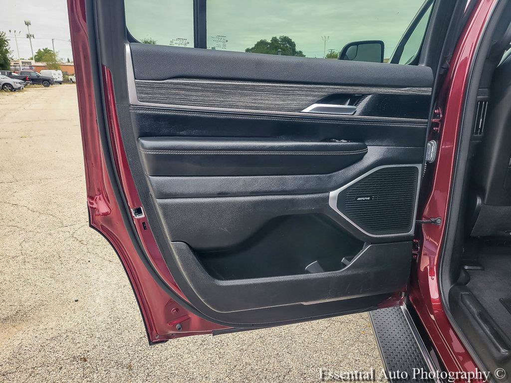 Used 2024 Jeep Wagoneer Series II w/ Flexible Seating Group RWD image 25