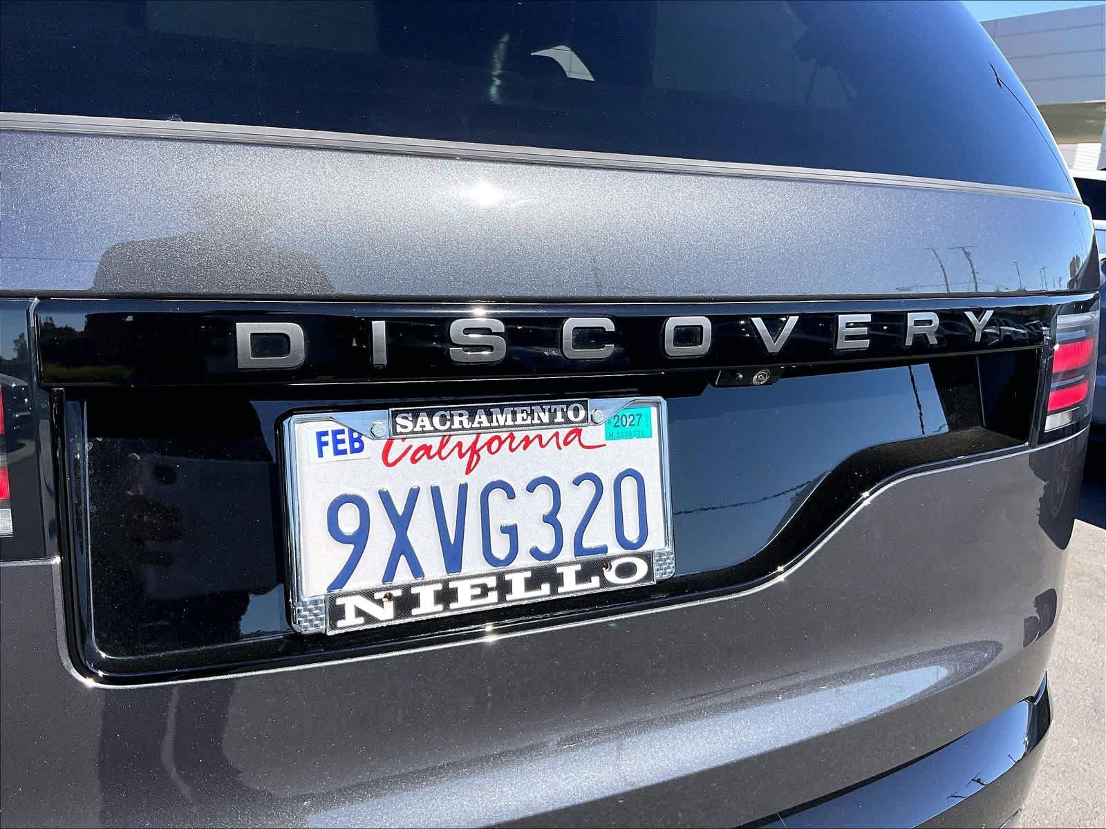 Used 2025 Land Rover Discovery Dynamic SE AWD/4WD image 11