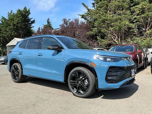 New 2025 Volkswagen Tiguan SE R-Line image 2