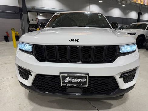 New 2025 Jeep Grand Cherokee Limited w/ Black Appearance Package image 2