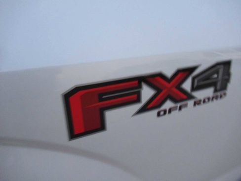 Used 2019 Ford F150 Lariat w/ Equipment Group 502A Luxury image 13