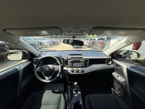 Used 2014 Toyota RAV4 LE FWD image 18