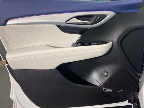 Used 2024 Buick Envision Avenir image 24