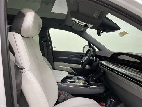 New 2025 Cadillac Escalade IQ Luxury 1 w/ LPO, Radiant Package image 24