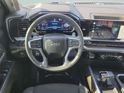 Used 2022 Chevrolet Silverado 1500 RST AWD/4WD image 13