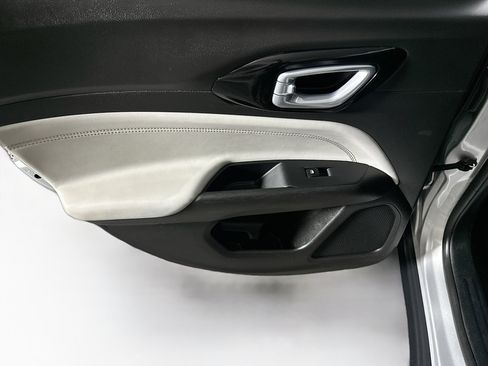 Used 2025 Jeep Compass Limited image 25