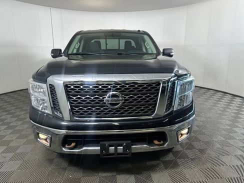Used 2018 Nissan Titan SV image 8