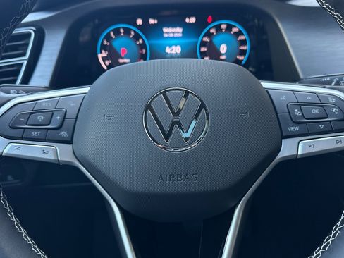 New 2026 Volkswagen Atlas Cross Sport SE FWD image 21