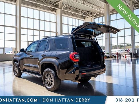 Used 2025 Toyota 4Runner SR5 image 28