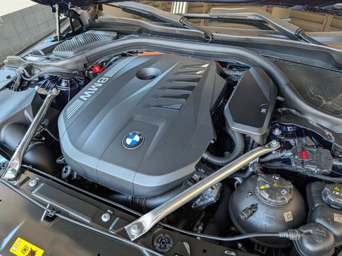 New 2027 BMW 550e xDrive AWD/4WD image 27