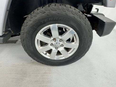 Used 2018 Jeep Wrangler Unlimited Sahara w/ Connectivity Group AWD/4WD image 9