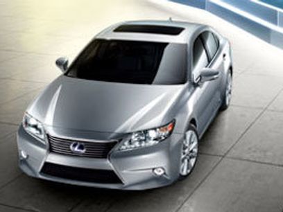 Used 2013 Lexus ES 300h w/ Premium Pkg