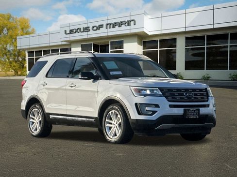 Used 2016 Ford Explorer XLT w/ Equipment Group 201A image 6