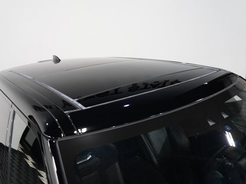 Used 2018 Land Rover Range Rover Sport SVR image 14