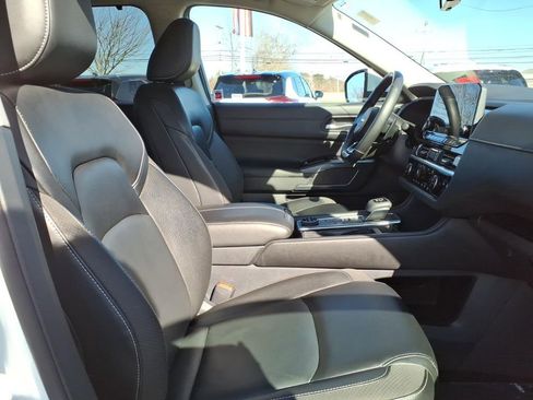 Certified 2024 Nissan Pathfinder SL AWD/4WD image 9