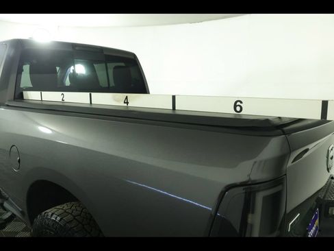 Used 2019 RAM 1500 Classic SLT AWD/4WD image 8