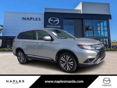 Used 2020 Mitsubishi Outlander ES image 1