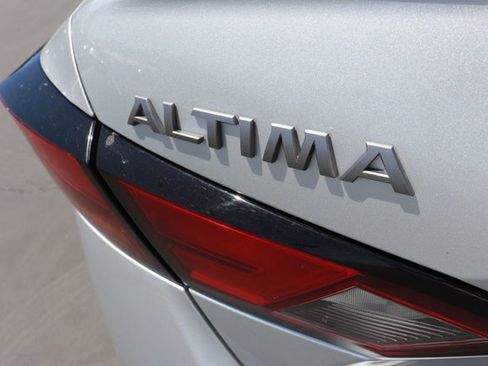 Used 2024 Nissan Altima 2.5 SR FWD image 7