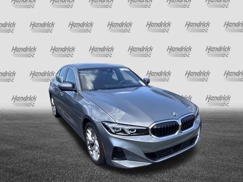 Used 2025 BMW 330i Sedan RWD image 3