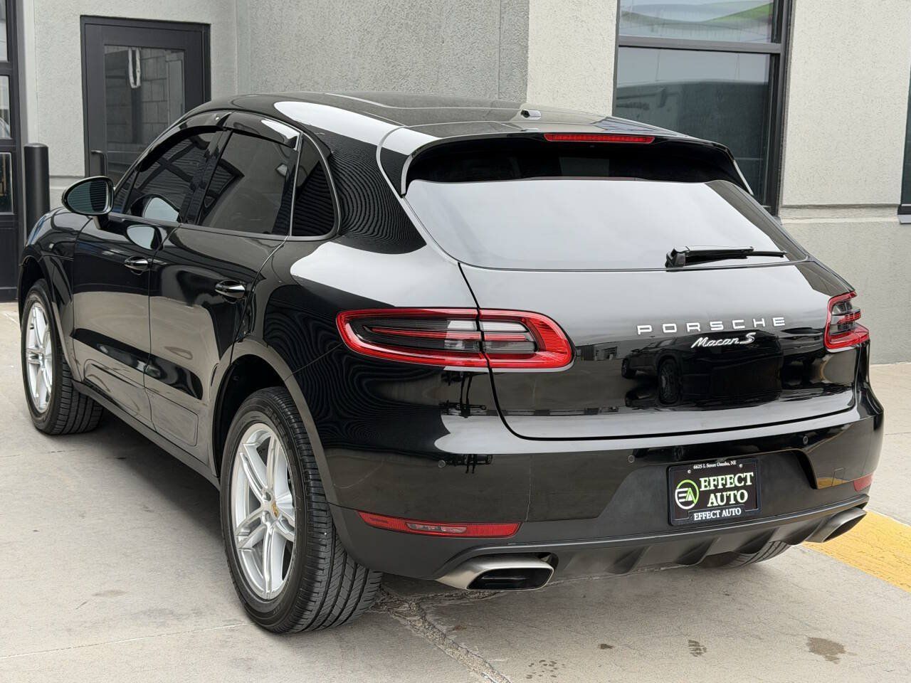 Used 2018 Porsche Macan AWD/4WD image 8