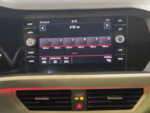 Used 2019 Volkswagen Jetta SEL Premium FWD image 25