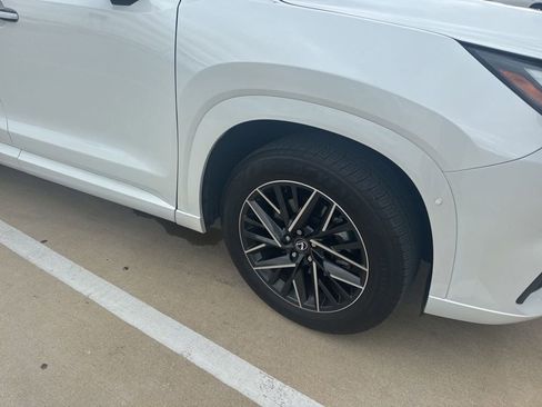 Used 2024 Lexus TX 350 AWD w/ Technology Package image 4