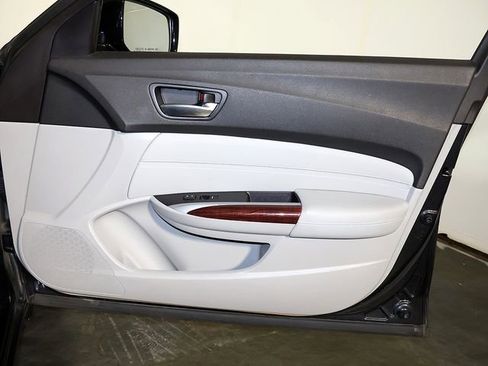 Used 2015 Acura TLX FWD image 31