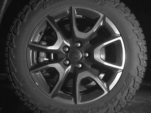 Used 2025 Jeep Compass Trailhawk AWD/4WD image 12
