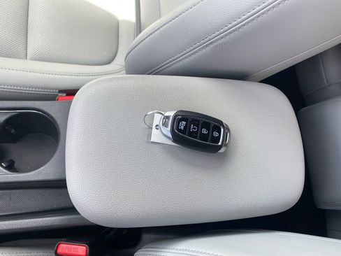 Used 2022 Hyundai Kona Limited FWD image 31