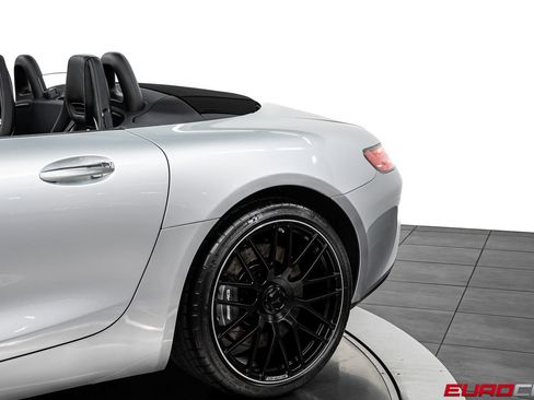 Used 2019 Mercedes-Benz AMG GT Roadster image 17