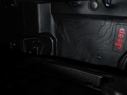 Used 2019 Jeep Wrangler Unlimited Rubicon w/ Cold Weather Group image 18