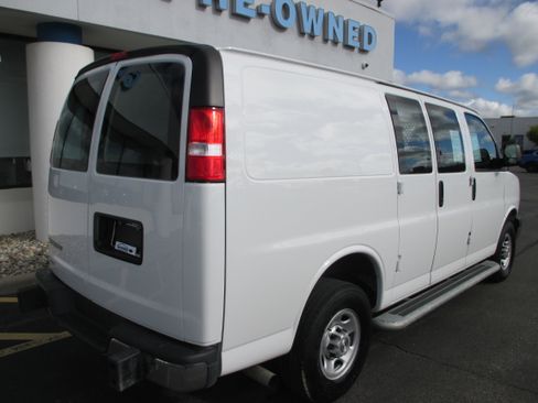 Used 2023 Chevrolet Express 2500 w/ Driver Convenience Package image 3