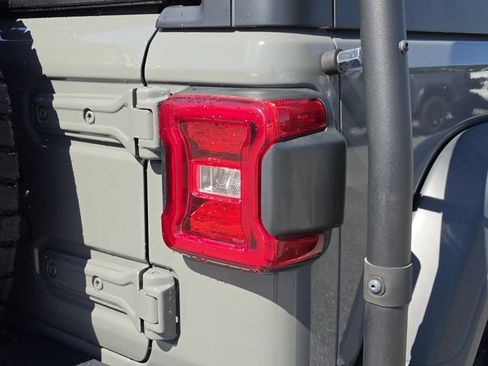 Used 2020 Jeep Wrangler Unlimited Sport S AWD/4WD image 14