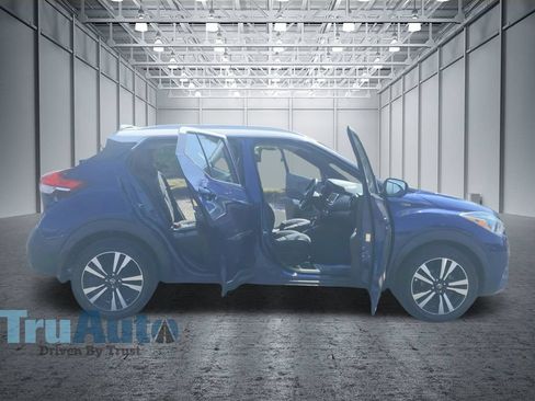 Used 2019 Nissan Kicks SR w/ SR Premium Package FWD image 16