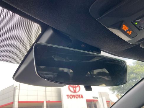 Used 2025 Toyota Corolla SE FWD image 25
