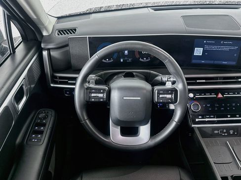 Used 2025 Hyundai Santa Fe SEL FWD image 18