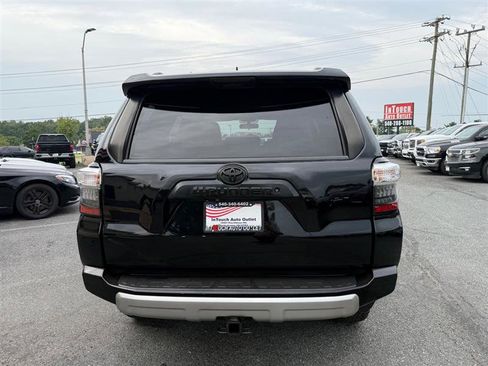 Used 2018 Toyota 4Runner TRD Off-Road image 6