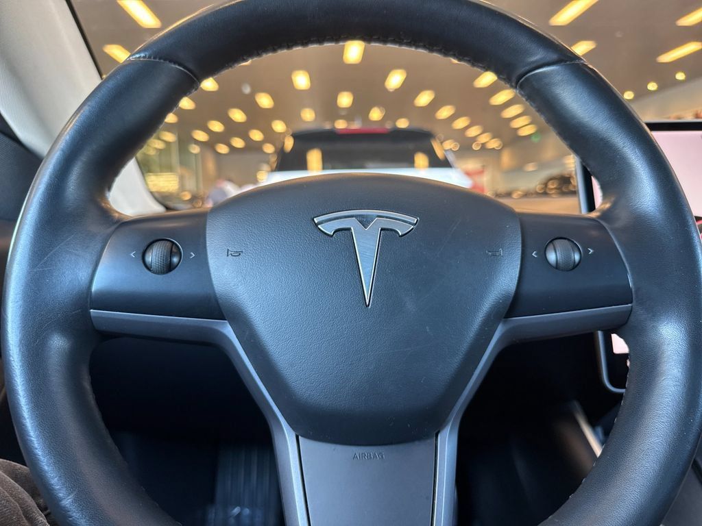 Used 2018 Tesla Model 3 Long Range RWD image 28