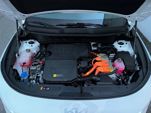 Used 2023 Kia Niro LX image 21