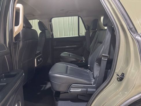Used 2024 Ford Expedition XLT image 24