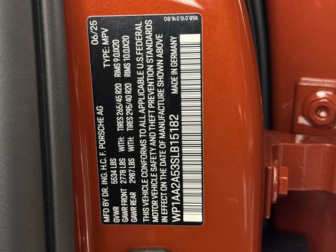 Certified 2025 Porsche Macan image 21