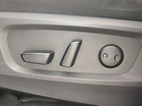 Used 2022 Nissan Pathfinder SV image 23