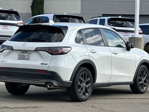 Used 2025 Honda HR-V Sport image 4