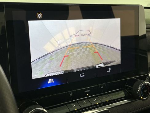 Used 2023 Chevrolet Colorado W/T image 17